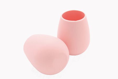 矽膠材質的創意(yì)水(shuǐ)杯(bēi) 矽膠材質(zhì)的創意水杯